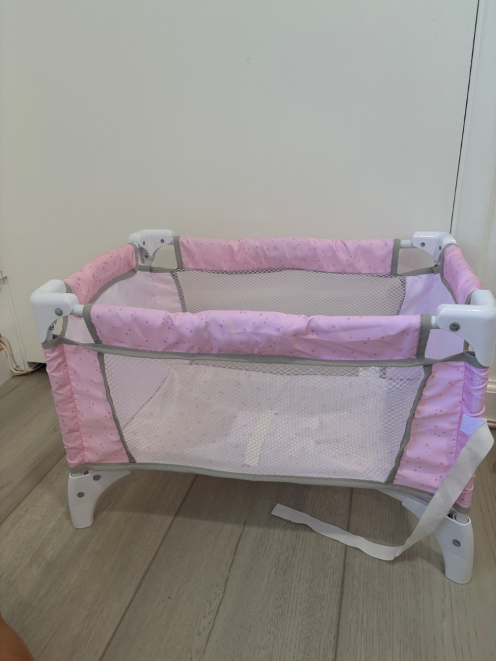 Hopscotch doll play toy crib